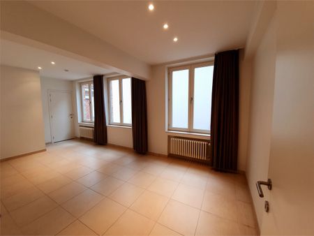 Hartje Brugge Groot lichtrijk modern appartement , alle luxe , 2 slaapkamerss en lift. - Photo 5