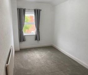 3 bedroom end of terrace house to rent - Photo 4