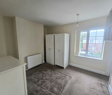 3 bed Semi-Detached - To Let - Photo 5