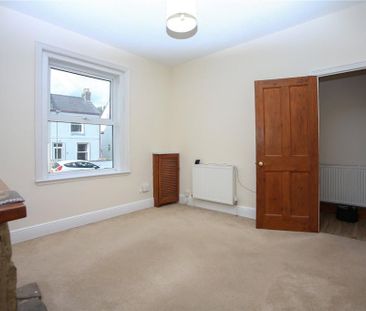 2 bedroom end of terrace house to rent - Photo 4