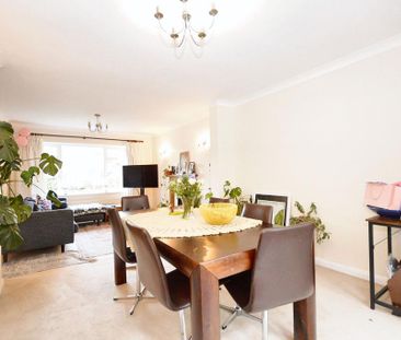 4 bedroom detached house to rent - Photo 3