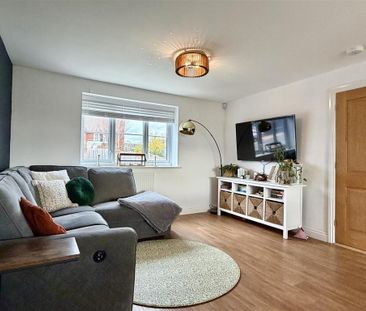 4 bedroom detached house to rent - Photo 1