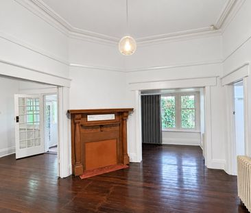 Spacious Four-Bedroom Family Home with Multiple Living Areas in Prime St Kilda Location - Photo 3