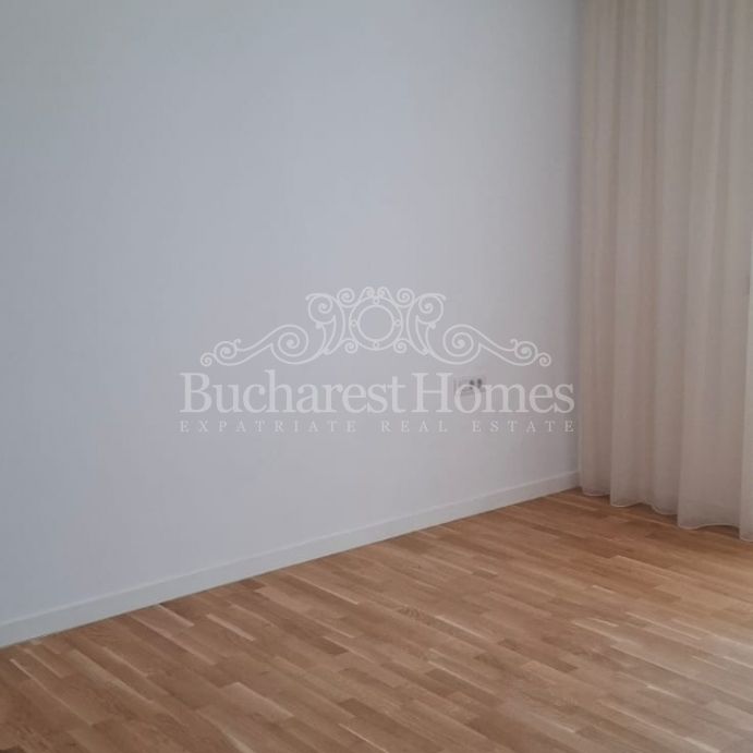 Spacious, Bright and Ideally Located, Three Bedrooms, Baneasa - Fotografie 1