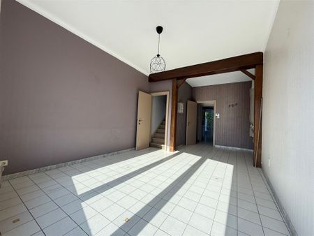 Maison mitoyenne bel-étage avec cour/jardinet - Photo 2