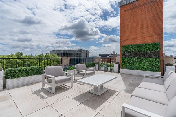 Elegant Three-Bedroom Apartment in a Victorian Building near Kensington Gardens﻿ - Photo 1