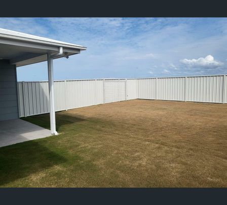 2/3 Windward Way, Burrum Heads, Qld 4659 - Photo 1