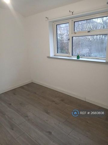 2 bedroom semi-detached house to rent - Photo 3