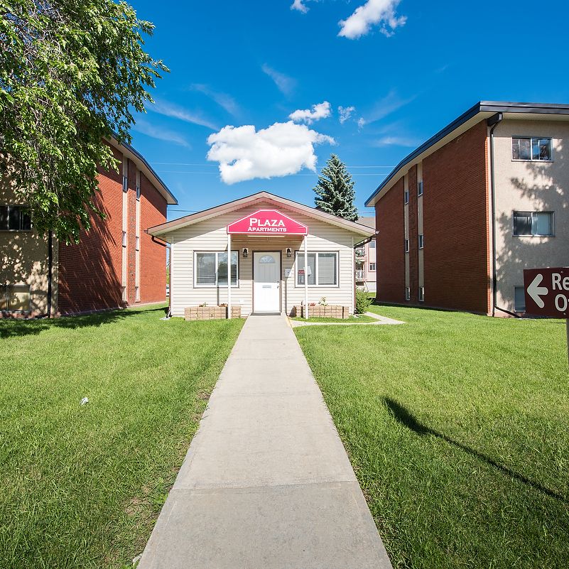 Plaza Apartments - Photo 1