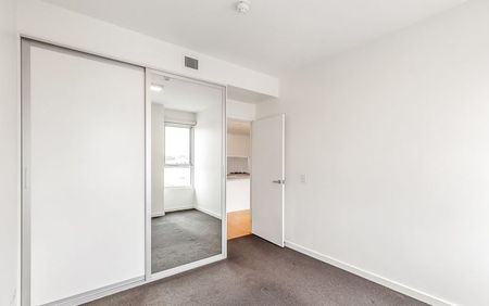Modern apartment displaying both style and space! - Photo 3