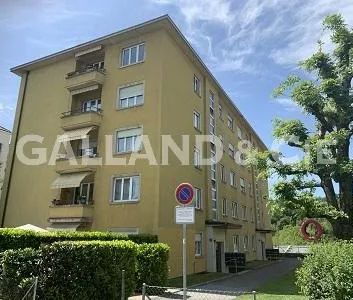 Appartement de 2.5 pièces au 4ème étage avec balcon - Photo 3