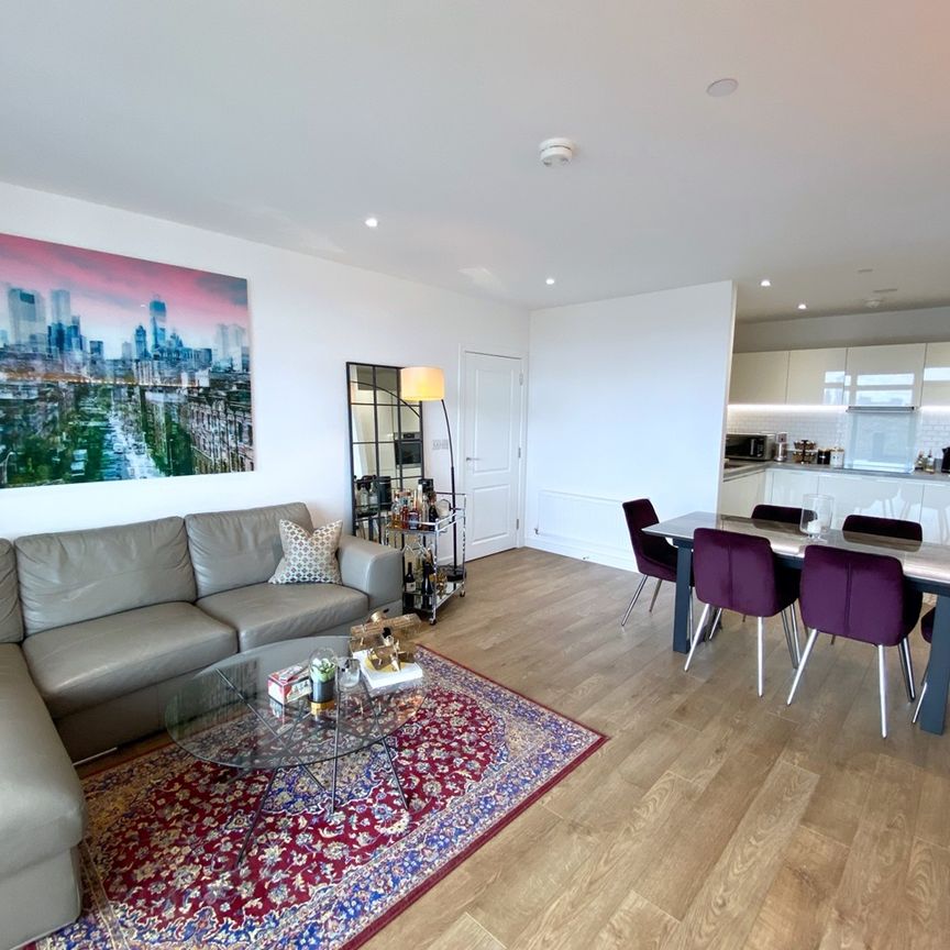 2 Bed Flat, Madeira Street, E14 - Photo 1