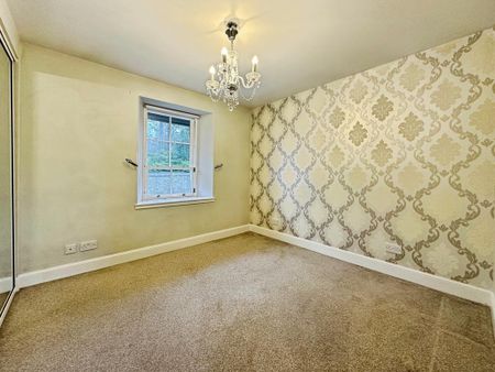 3 bedroom flat to rent - Photo 4