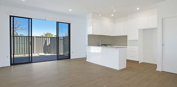 MODERN THREE BEDROOM DUPLEX - Photo 2