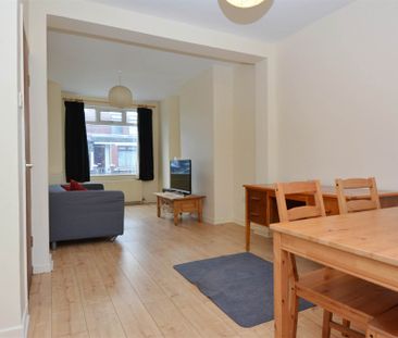 27 London Road, BELFAST, BT6 8EY - Photo 3