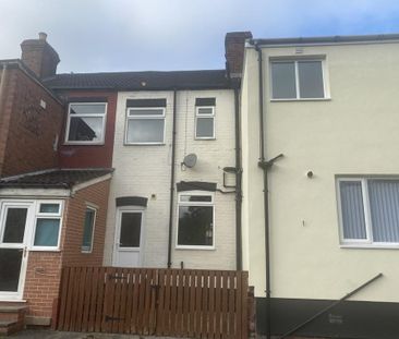 2 bedroom terraced house to rent - Photo 2