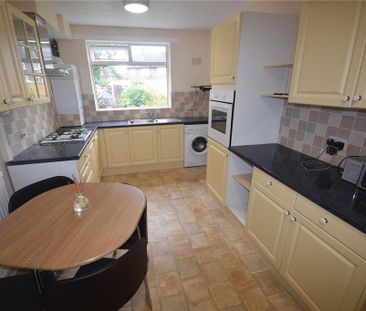 3 bedroom semi-detached house to rent - Photo 2
