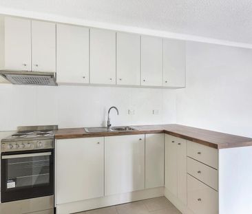 Low Maintenance Apartment - Photo 1