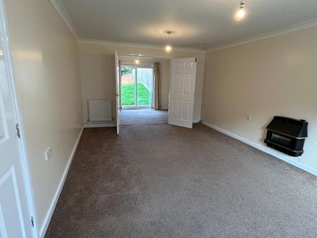 4 bedroom detached house to rent - Photo 4