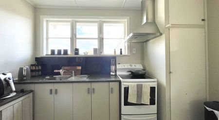 Charming 3-Bedroom Home for Rent in Kawerau - Photo 2