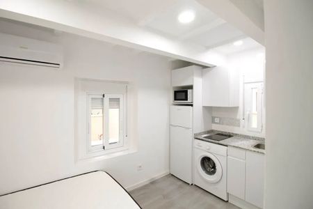 Avenida del Doctor Federico Rubio y Galí, Madrid, Community of Madrid 28039 - Photo 5