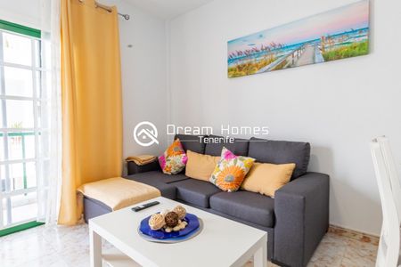 Beautifully Renovated Apartment Near the Beach - Photo 3