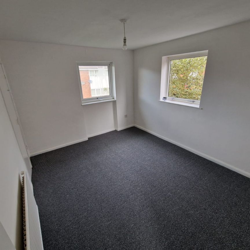 Heron Drive, Irlam - Photo 1