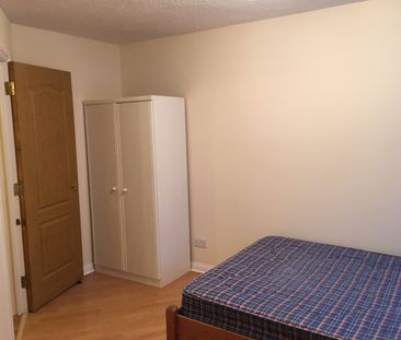 2 Bed Flat, Charles Street, CR0 - Photo 6