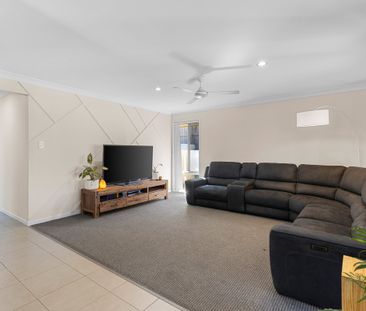 Stunning Glenvale Home. - Photo 5