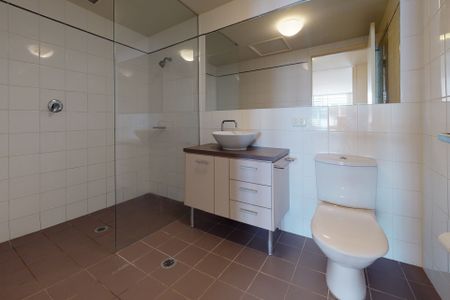 302/24 Bolton Street, Newcastle NSW 2300 - Photo 2