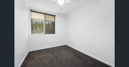 3 Bedroom Renovated Apartment in Hamilton - Photo 3