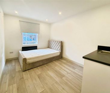 Studio to rent - Photo 2