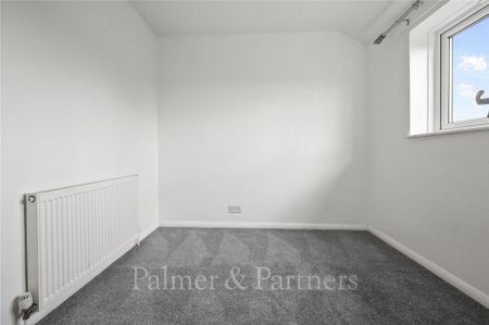 3 bedroom end of terrace house to rent - Photo 3