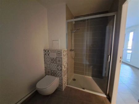 Location appartement 1 pièce - 35m² à Thonon les bains (74200) - Photo 4