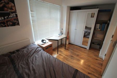 6 bedroom apartment to rent - Photo 4