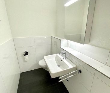 Moderne 2.5-ZW im DG / 4. OG à 51 m² - Foto 2