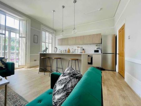 2 bedroom flat to rent - Photo 3