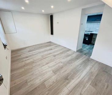North Road, PORTH - Photo 2