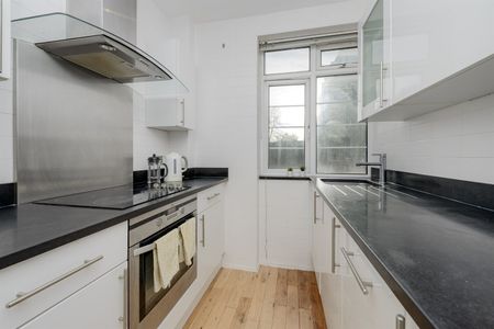 Chatsworth Court, W8 - Photo 4