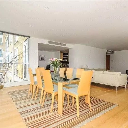 2 Bed Flat, Belgrave Court, E14 - Photo 1