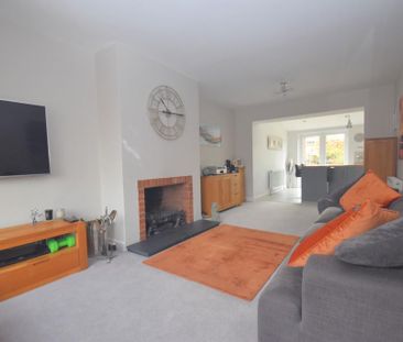 3 bedroom semi-detached house to rent - Photo 3