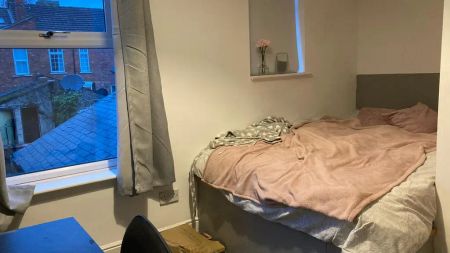 4 bedroom terraced house to rent - Photo 4