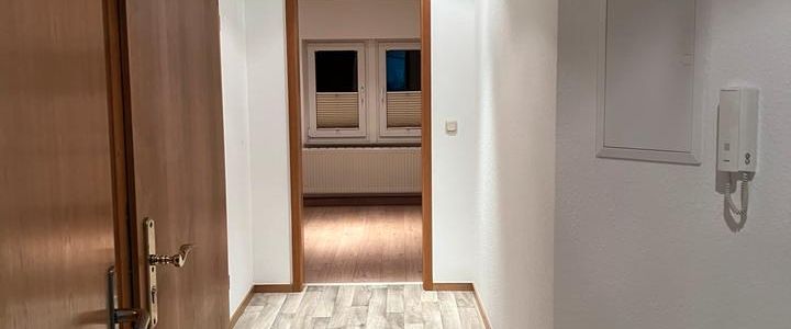 2-Raumwohnung, saniert, Bad m. Badewanne & Fester, inkl. Küche - Photo 1