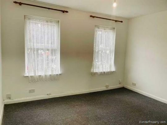 2 bedroom property to rent in London - Photo 1