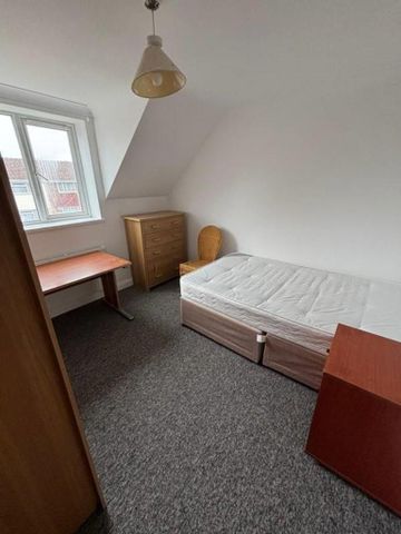 4 bedroom detached house to rent - Photo 5