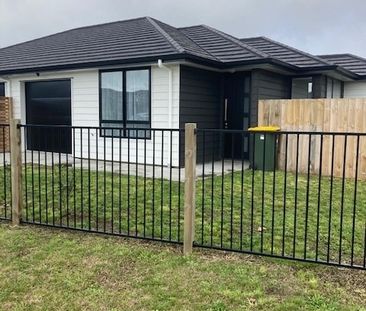 This is a stylish newly built duplex located in the heart of Rototu... - Photo 2