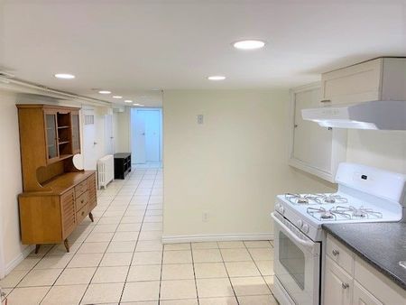 For Lease - 541 Palmerston Boulevard Unit# Basement, Toronto, Ontario - Photo 5