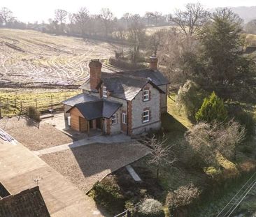 Newly refurbished three bedroom farmhouse - Photo 5