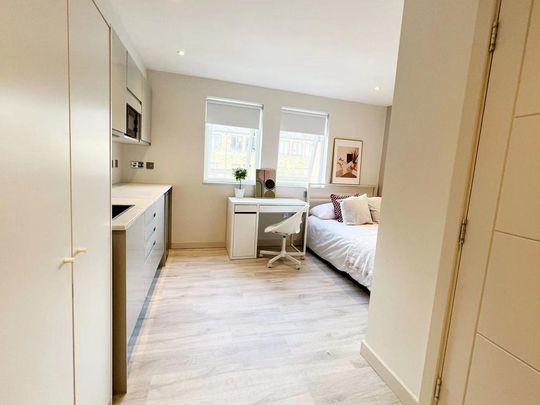 Studio to rent - Photo 1