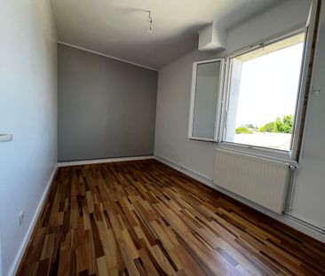 Location Appartement 3 pièces 76m² - Photo 6